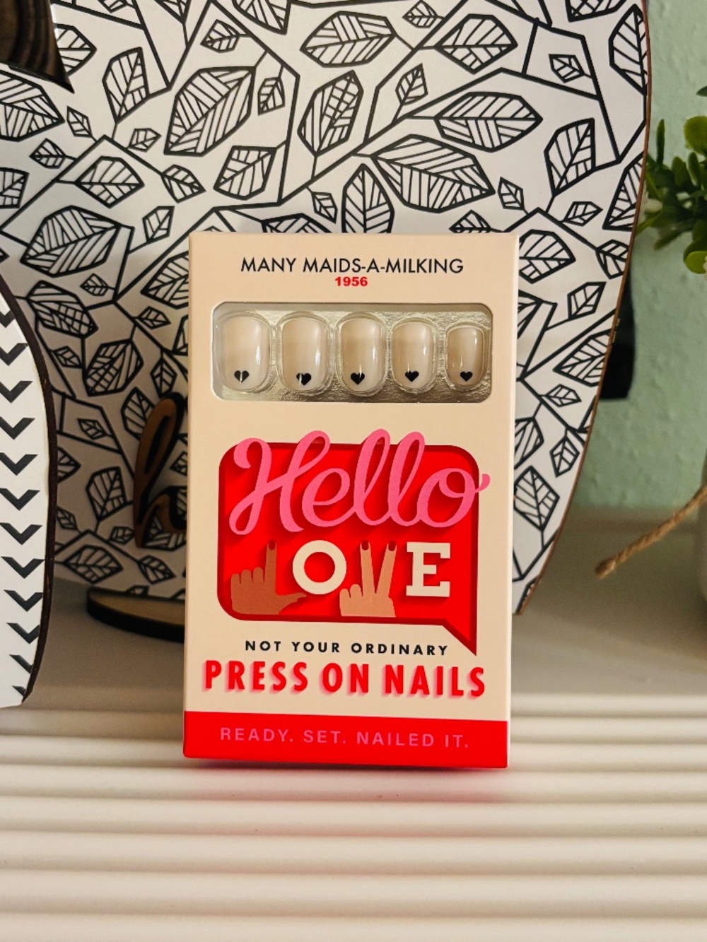 Hello Love MANY MAIDS-A-MILKING Press On Nails
